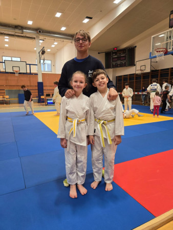 Krulichová H., Krem D. a trenér Sušický